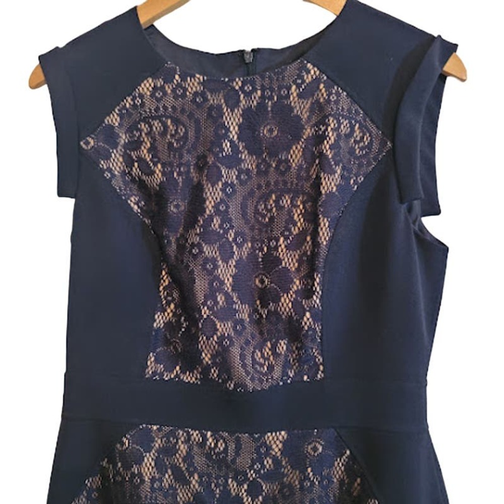 Adrianna Papell- Navy blue lace dress- size 8 - Picture 3 of 9